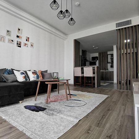 Oak Sky Apartment Spa & Fitness Szkopje Kültér fotó